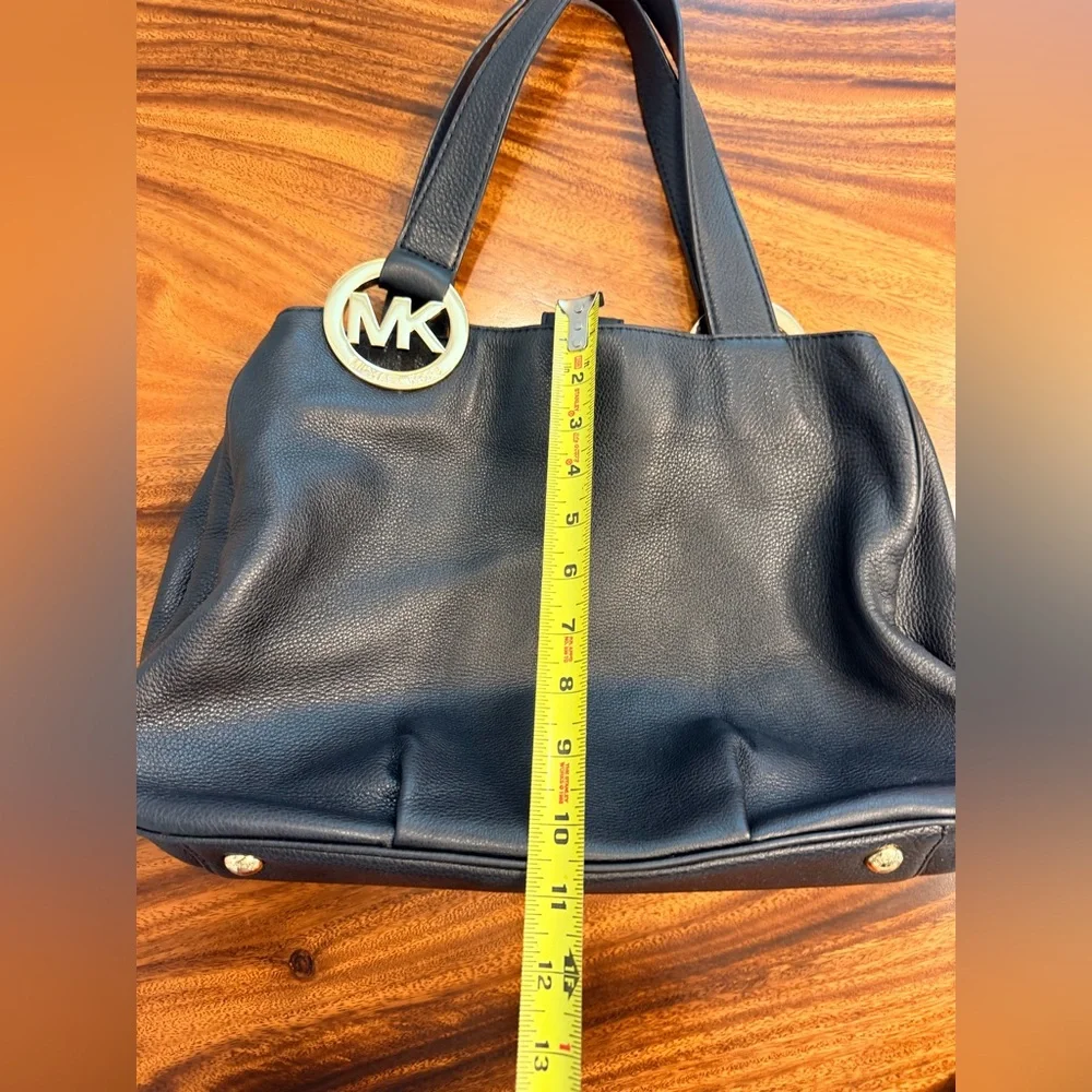 MICHAEL KORS NWOT FULTON Black Pebbled Leather Bag Gold Logo EUC NO CALLOUTS - Picture 14 of 17